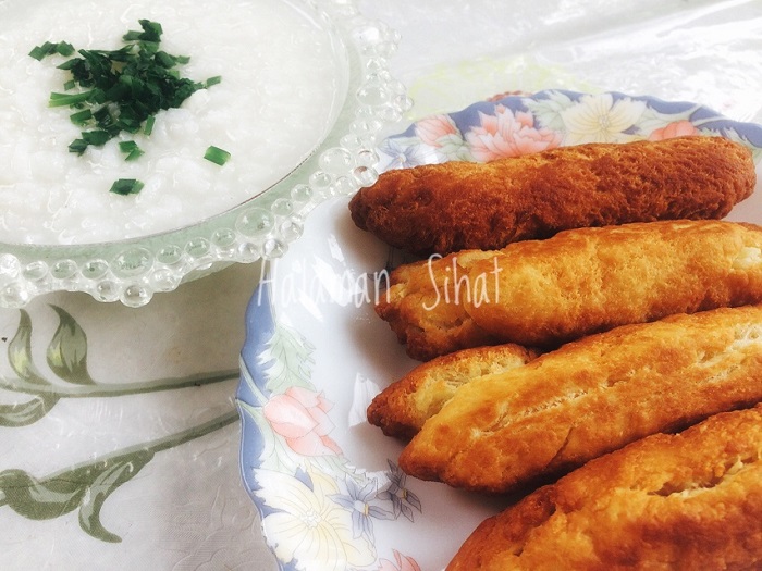 Cakoi with Rice Porridge