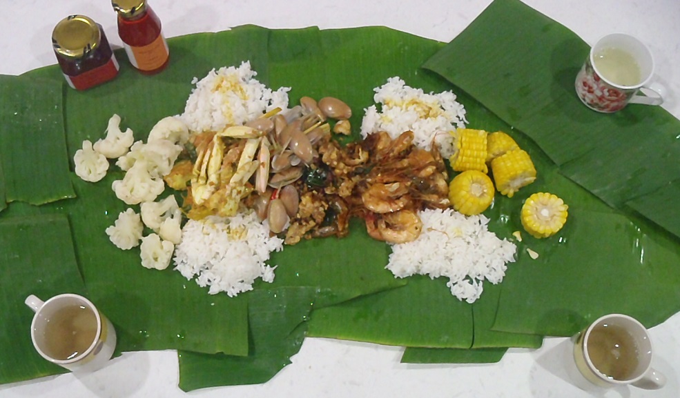 Banana Leaf Meal using Seafood