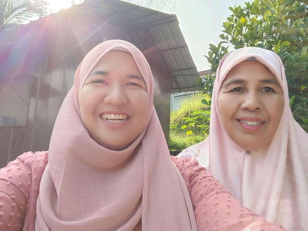 Mother and daughter partnership behind COCAKERY by Halaman Sihat Enterprise