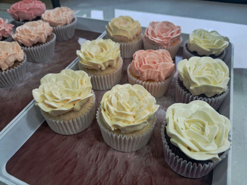 Cupcake with Flower Buttercream Pastel Colour by COCAKERY