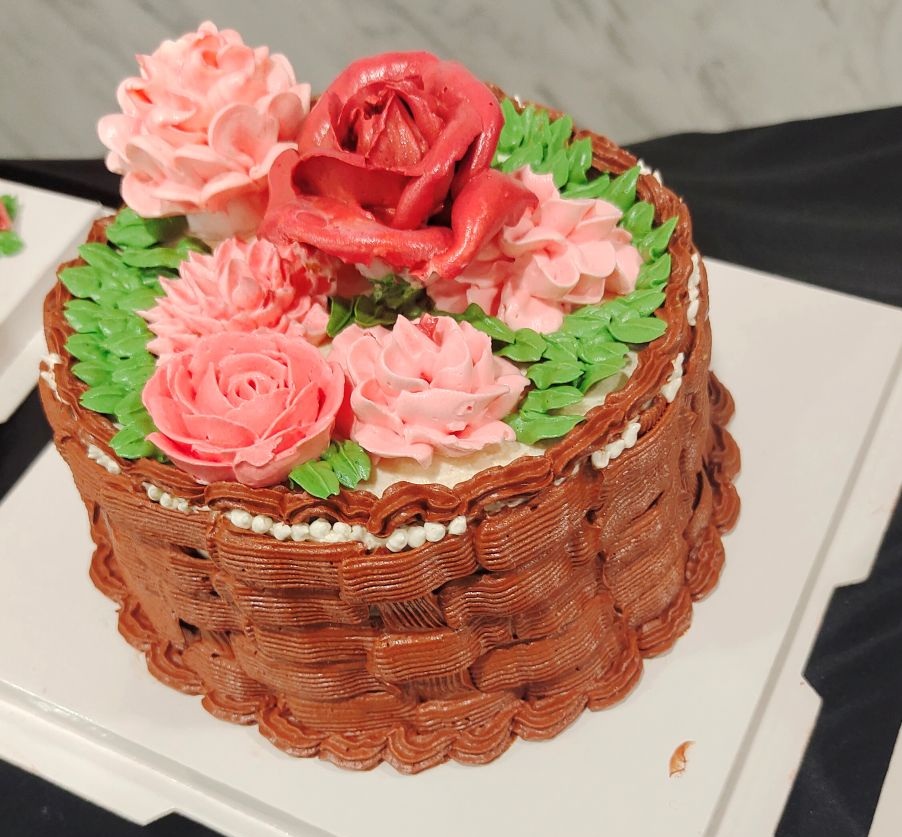Cake that I learned to decorate at school